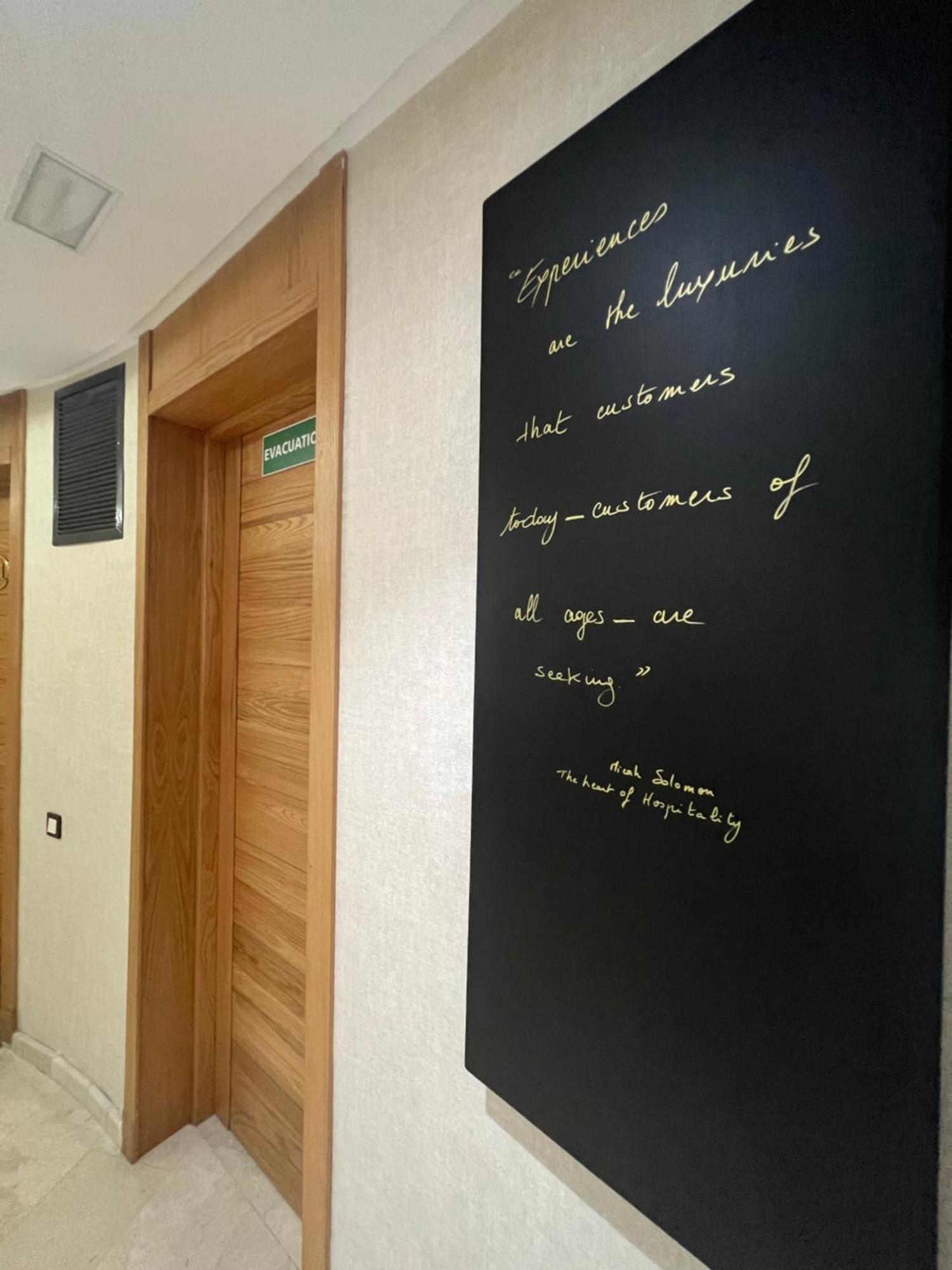 Zen Suites Hotel Massira Casablanca Bagian luar foto
